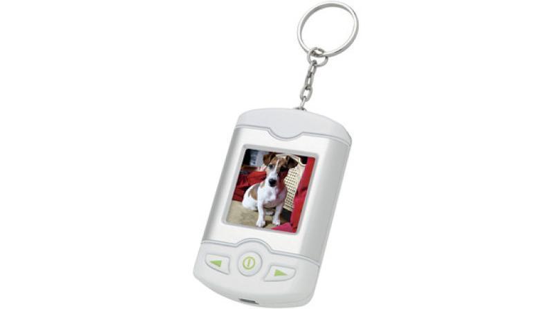 Digital Picture Viewer Key Chain