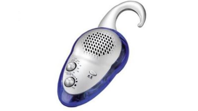 SHOWER RADIO â€“ Requires 2 x AA batteries (not included)
