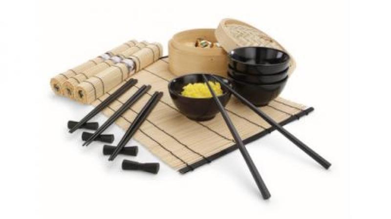 KEN HOM BAMBOO GS IN STEAMER â€“ With 4 Ceramic bowls, 4 sets chopsticks with rests, 4 bamboo placem
