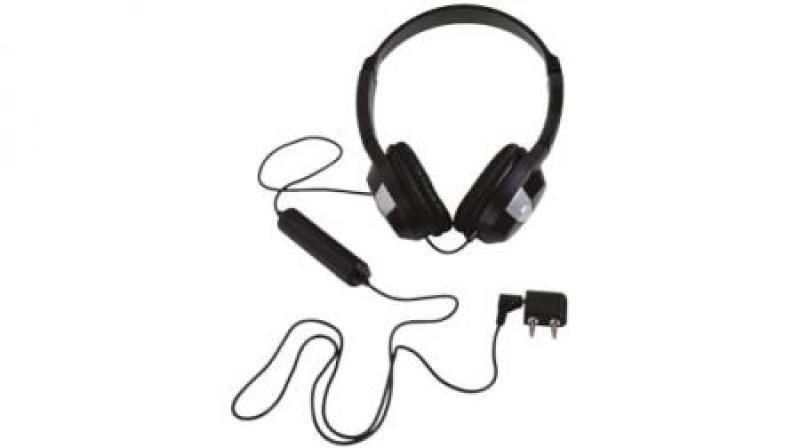 HEADPHONE IN POUCH â€“ Noise reduction headphones in pouch