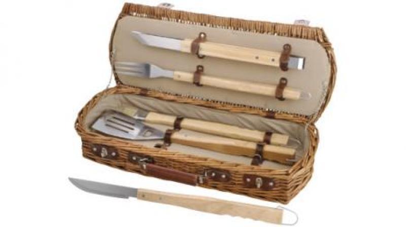 WILLOW BBQ BOX â€“ With fork, fish slice, tongs, knife and brush.